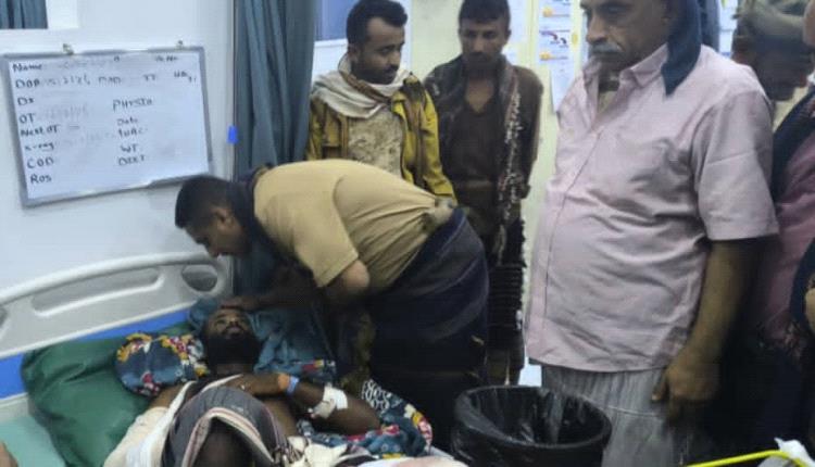 قائد اللواء الثاني حزم يتفقد جرحى اللواء من الأبطال الميامين في مستشفى عبود العسكري بعدن "صور"