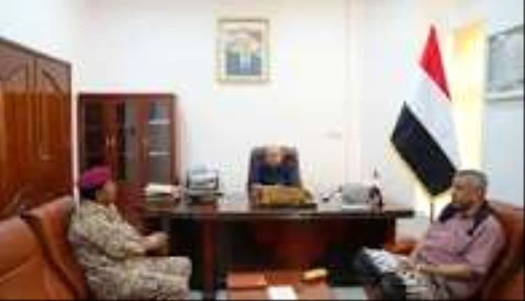 الخنبشي يستعرض التطورات العسكرية والأمنية ويؤكد جاهزية الأجهزة بالمحافظة

