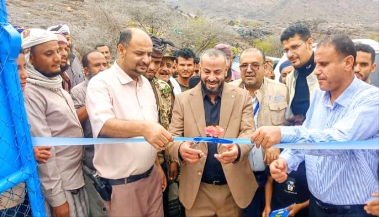 محافظ الضالع يفتتح مشاريع المياه في عاصمة المحافظة. 