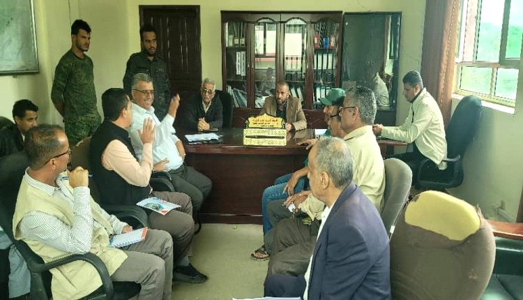 محافظ الضالع يلتقي مدير منظمة ديفرستي لمناقشة التدخلات من المشاريع بالمحافظة