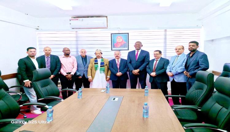 وزير النقل يناقش مع سلطات الطيران التنزانية تعزيز التعاون في قطاع النقل الجوي وتفعيل الرحلات المباشرة