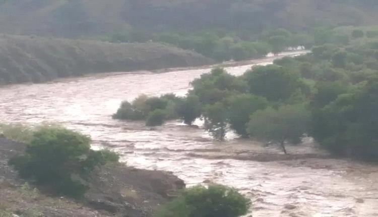 أمطار رعدية وسيول جارفة تضرب هذه المحافظات خلال الساعات القادمة