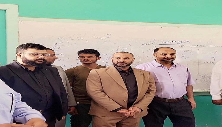 محافظ الضالع يتفقد العملية التعليمية ويؤكد: "بناء الإنسان هو هدفنا الأول"