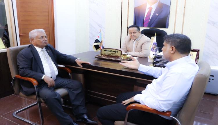 الحالمي يتفقد سير العمل في انتقالي العاصمة عدن