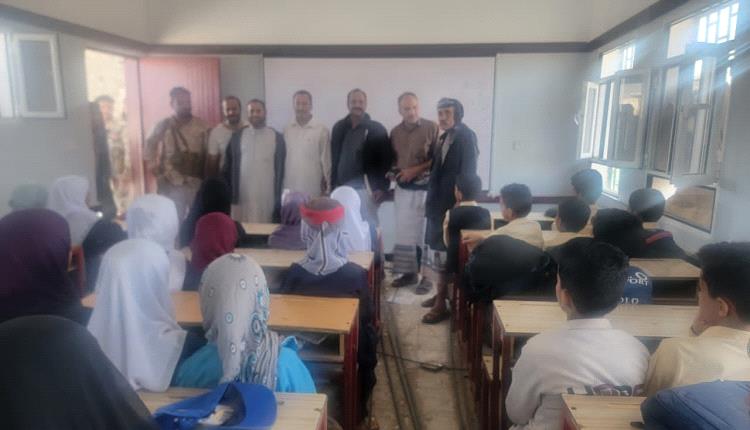 الضالع .. الشاعري يتفقد سير العملية التعليمية في مدارس مدينة قعطبة