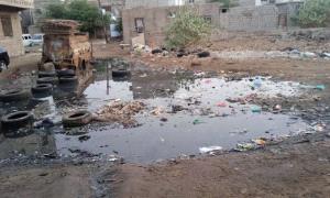 أهالي الممدارة يشكون انتشار الحميات بسبب مياه الصرف الصحي 