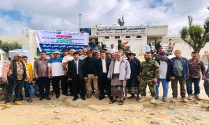 إقبال جماهيري واسع في تدشين أعمال مخيم "الشعيب" الطبي المجاني في منطقة العوابل بالشعيب