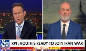 سيناتور أمريكي يتوعد الحو.ثيين بـ”رد عسـ.ـكري “ساحق”