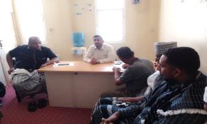 مدير عام صندوق النظافة والتحسين بلحج يترأس اجتماعاً موسعاً لتعزيز الأداء والارتقاء بالخدمات