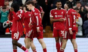 بعد محمد صلاح.. مفاجآت مدوية في قائمة الراحلين عن ليفربول