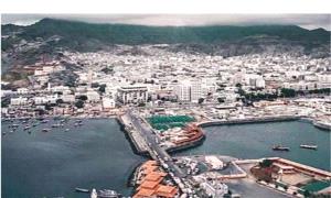 ارتفاع رسوم تجديد مزاولة المهنة بعدن واستياء واسع لأصحاب المحلات الصغيرة