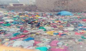 تكدس النفايات بتعز .. يثير استياء الأهالي وتساؤلات حول أداء إدارة النظافة الجديدة