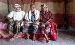 ​رئيس انتقالي تبن يتفقد الحالة الصحية للمناضل "سعيدان" ويشيد بدوره الوطني الجسور