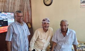 في لفتة وفاء وإنسانية.. الفريق الصبيحي يزور اللواء (عبيد) والمحافظ (المجيدي) في منزليهما بعدن