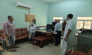 رئيس محكمة استئناف حضرموت يتفقد سير العمل بالمجمع القضائي بالمكلا ويشيد بالانضباط الوظيفي