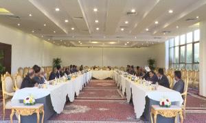 مغرداً من الرياض .. قيادي بالانتقالي يلمح الى تعرضهم لضغوط من المملكة لحل المجلس 
