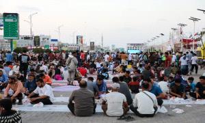 برعاية المحرّمي.. عدن تحتفل بالذكرى الـ11 لتحريرها بمهرجان جماهيري وإفطار جماعي