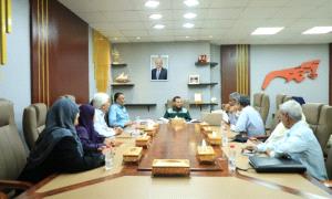 محافظ عدن يترأس اجتماع صندوق النظافة لبحث الجاهزية للعيد وتطوير المعدات