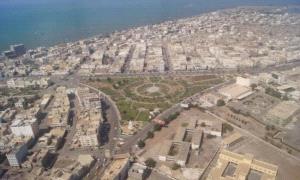 ضريبة الزكاة تجبر ملاك العقارات في الحديدة على بيع منازلهم المغلقة