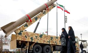 فشل استراتيجية الأنفاق.. غارات أمريكية تضرب "مدينة الصـ.ـواريخ" الإيرانية تحت الأرض