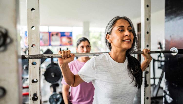 5 أسباب لزيادة وزن النساء بعد الـ50.. كيف تتعاملين معها؟