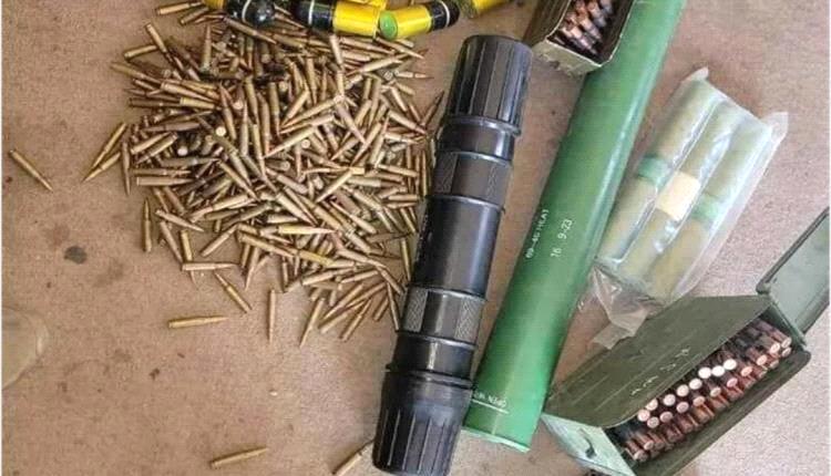 الأجهزة الأمنية بالمكلا تضبط شحنة أسلحـ,ـة وذخـ,ـائر كانت متجهة إلى أبين