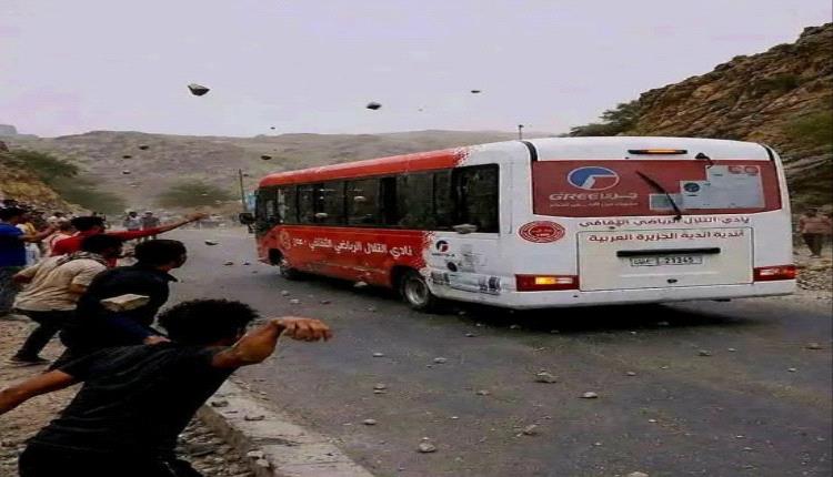 الكشف عن حقيقة تعرض حافلة نادي التلال لاعتداء في الضالع