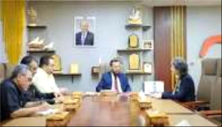 محافظ عدن يبحث مع السفيرة الفرنسية تعزيز التعاون ودعم المشاريع التنموية