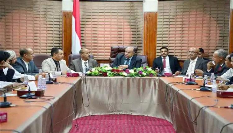 الخنبشي يناقش في سيئون تحديات مديريات حضرموت ويؤكد دعم السلطات المحلية