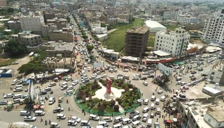  الاستيلاء على مستحقات الموظفين وتحويل الإيرادات لحسابات خاصة