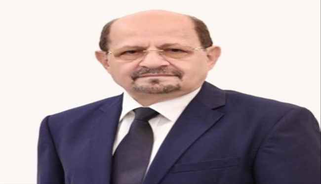أزمة الإيرادات تفجر خلافاً حاداً بين “العرادة” و”الزنداني”.. والتلويح بالإطاحة برئيس الحكومة يلوح في الأفق