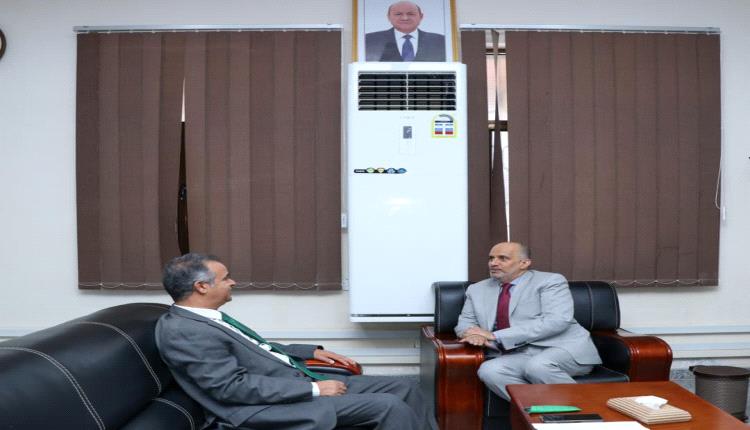 وزير المالية يبحث مع السفير الليبي تعزيز التعاون في المجالات الاقتصادية والمالية
