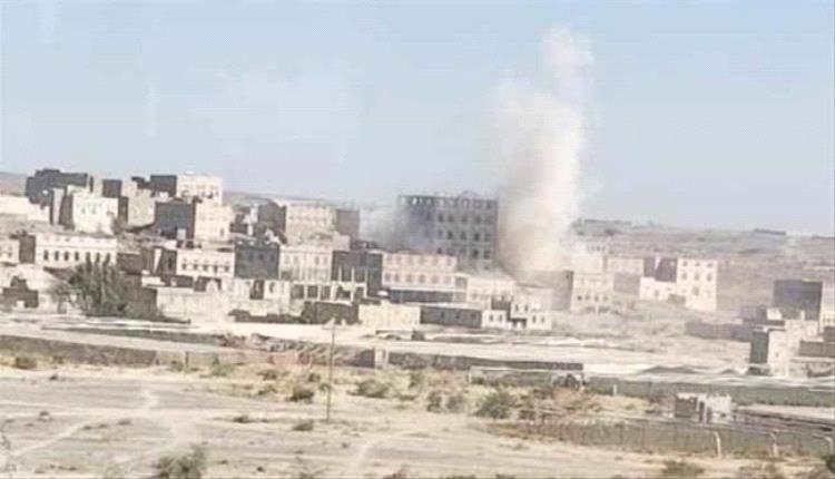 الحو.ثيون يفجـ.ـرون منزل ضابط مختطف في سجونهم شمال صنعاء
