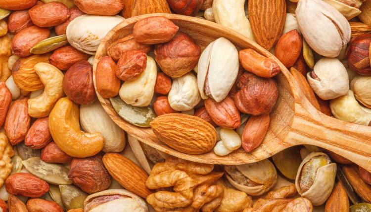 الفستق والجوز.. فوائد مختلفة لصحة القلب والجسم