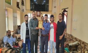 نادي شباب العوابل يكرم داعمي النادي ويتسلم دعماً رياضياً من منتدى القشم الثقافي التنموي