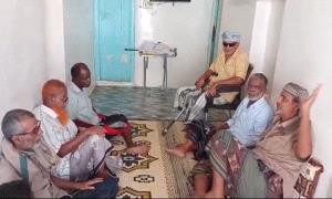 انتقالي الديس الشرقية يزور أسرة الشهيد “الوحيري” ويتفقد أحوال عدد من القيادات التربوية والرياضية المرضى