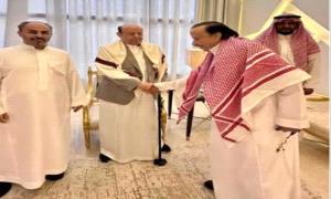 من العكاز إلى الرحيل الأخير.. كيف مهد ظهور "عيد الفطر" لنبأ وفاة الرئيس هادي؟
