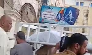 تشييع زوجين توفيا إثر انهيار سقف منزلهما في التواهي بعدن

