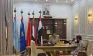 وزير الدفاع يبحث مع قائد المنطقة الرابعة مستجدات الأوضاع العسكرية وخطط رفع الجاهزية