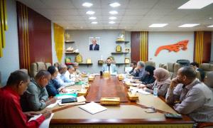 المحافظ شيخ يؤكد أولوية المشاريع الحيوية والاستجابة الفورية لقضايا المواطنين