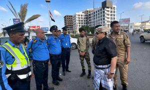 الحالمي يزور النقاط الأمنية في العاصمة عدن ويبادل أفرادها التهاني
