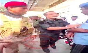 مدير أمن المكلا لعناصر بن حبريش المتقطعة : صبرنا عليكم سنتين وضيعتونا وسلمتم حضرموت للغريب