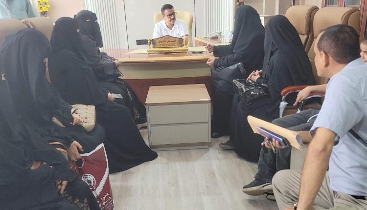 مدير البريقة يلتقي بمؤسسة الحق في الحياة ويؤكد بتوفير عدد من المتطلبات لتوسيع الخدمات لأطفال الشلل الدماغي
