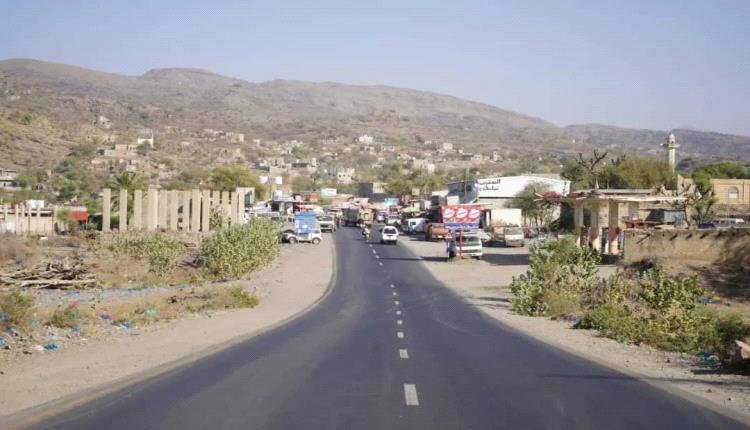 هجمات الحو.ثيين على طريق العبد تهدد شريان تعز.. إمدادات المدنيين في خطر