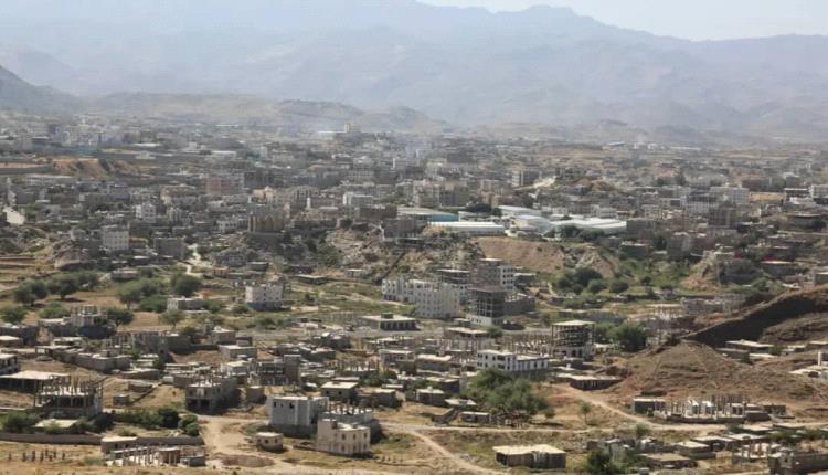 الحو.ثي يقطع شريان تعز إلى عدن ويبدأ تفكيك المحافظة
