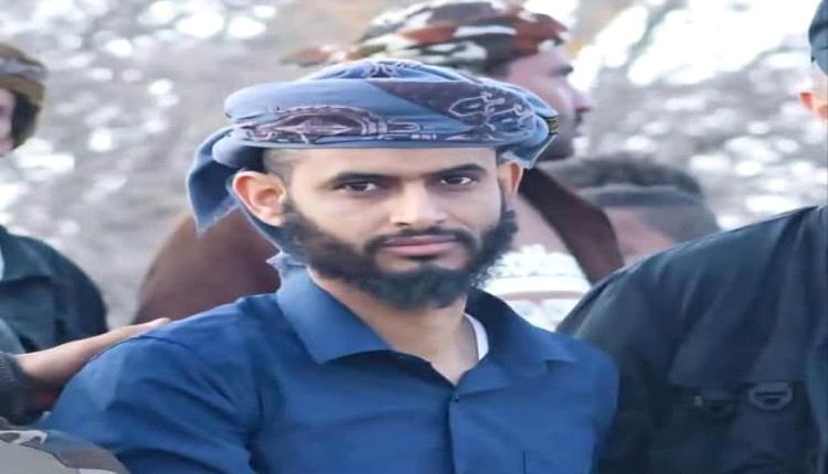 قائد اللواء الثالث بالفرقة 33 مدرع يعزي في استشهاد العقيد معاذ عل..