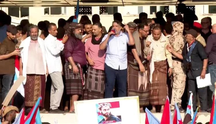 الزامكي من ساحة العروض: عدن بثقلها السياسي تجدد وحدة الصف الجنوبي