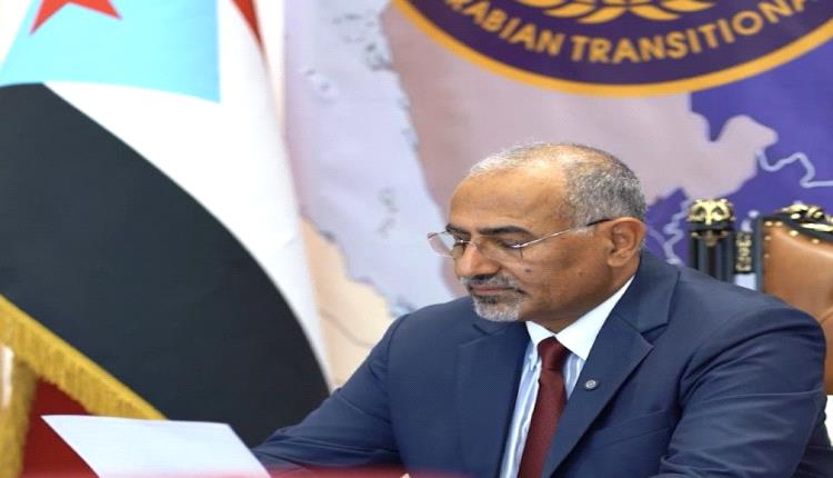 الرئيس  الزبيدي يقلب الطاولة.. صدمة الظهور تربك الخصوم وتُسقط رهانات الفتنة ..