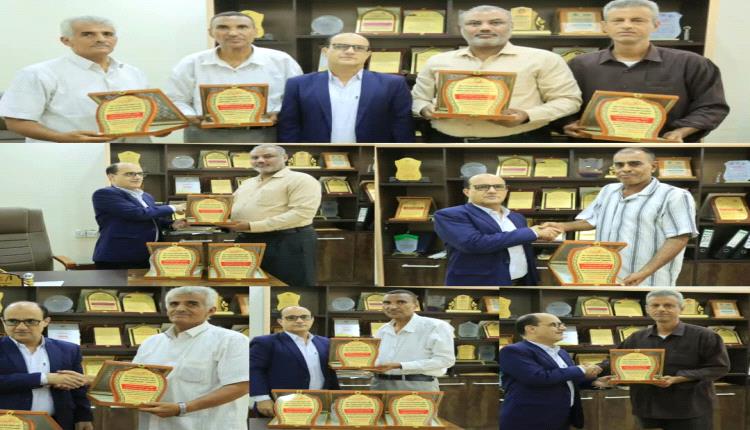 مدير عام دارسعد يكرم خمسة من المدراء المميزين في مهام عملهم على مستوى المديرية