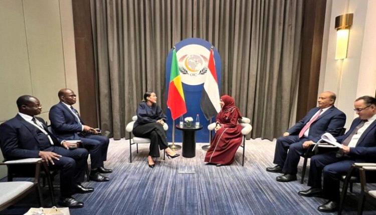 وزيرة الخارجية تبحث مع نظيرتها البنينية تعزيز التعاون الثنائي ومستجدات الأوضاع في اليمن